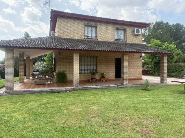 Casa-chalet en Venta en Santa Maria de Trassierra