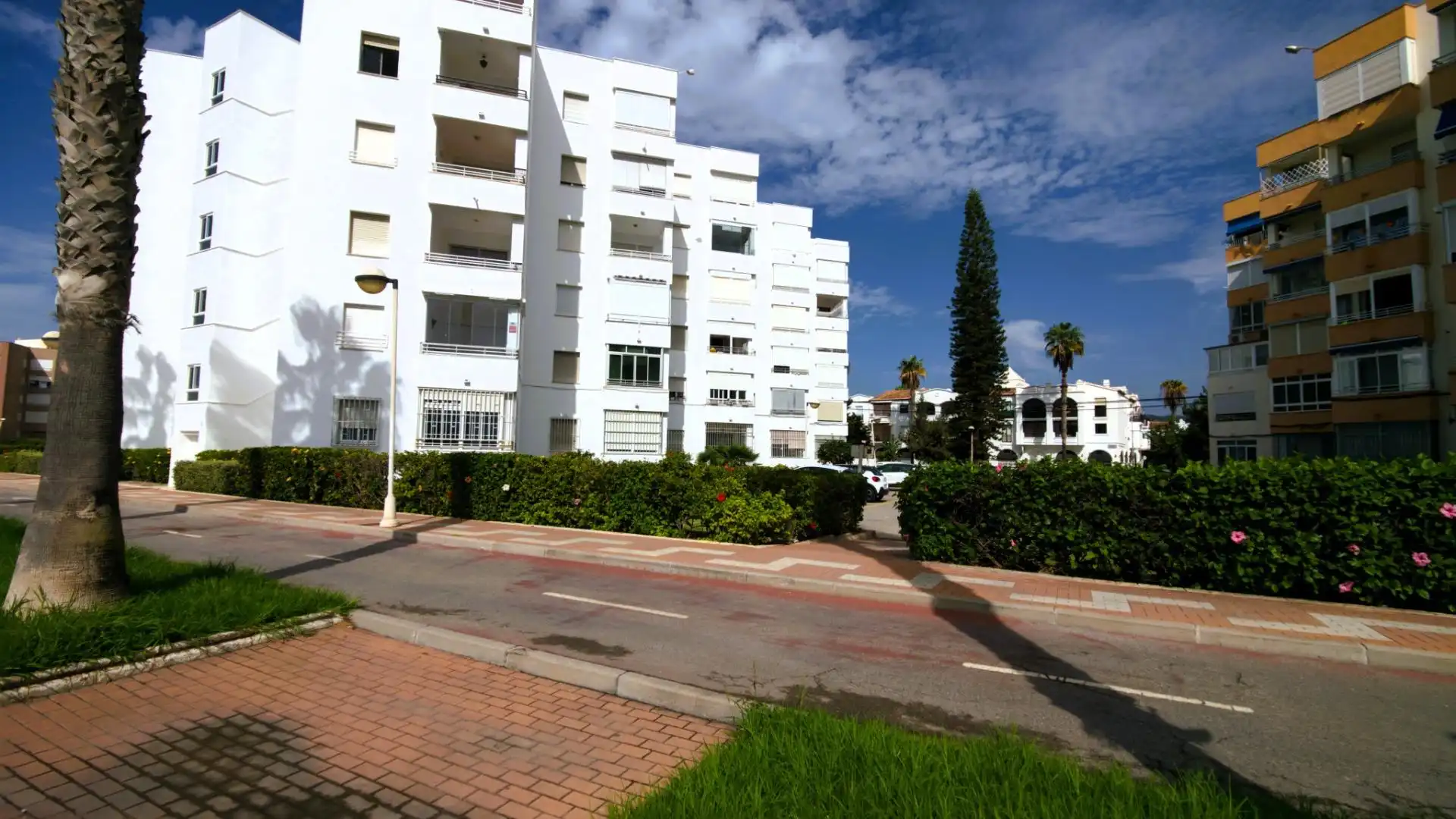 Vista exterior de Pis en venda en Motril amb Calefacció, Moblat i Balcó