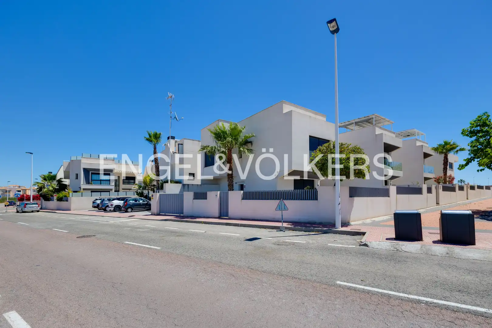 Vista exterior de Casa o chalet en venta en Torrevieja con Aire acondicionado, Calefacción y Jardín privado