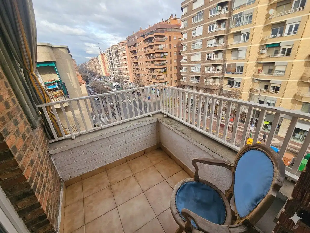 Terrassa de Pis en venda en  Logroño amb Calefacció, Parquet i Terrassa