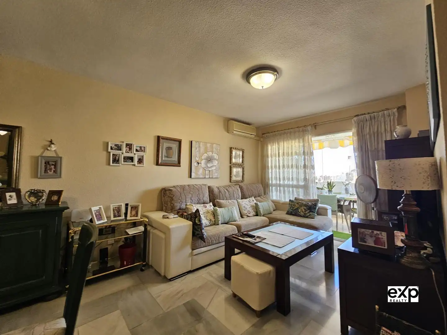 Living room of Flat for sale in Fuengirola  with Air Conditioner, Swimming Pool and Furnished