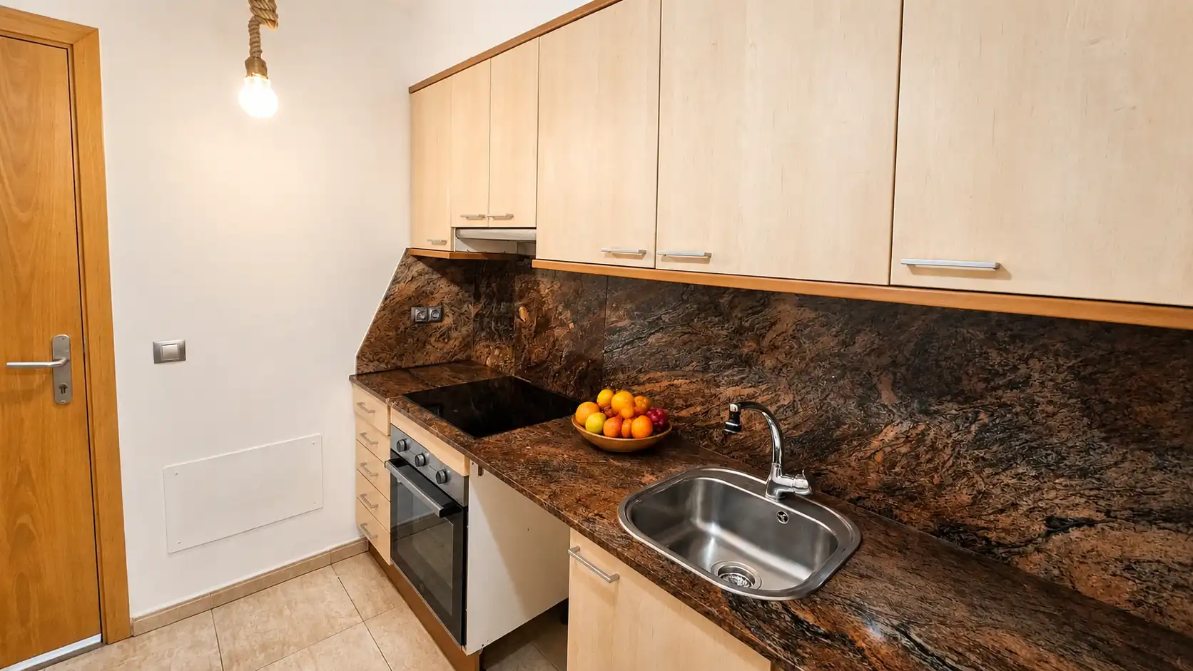 Cocina de Piso en venta en Figueres con Calefacción, Terraza y Amueblado