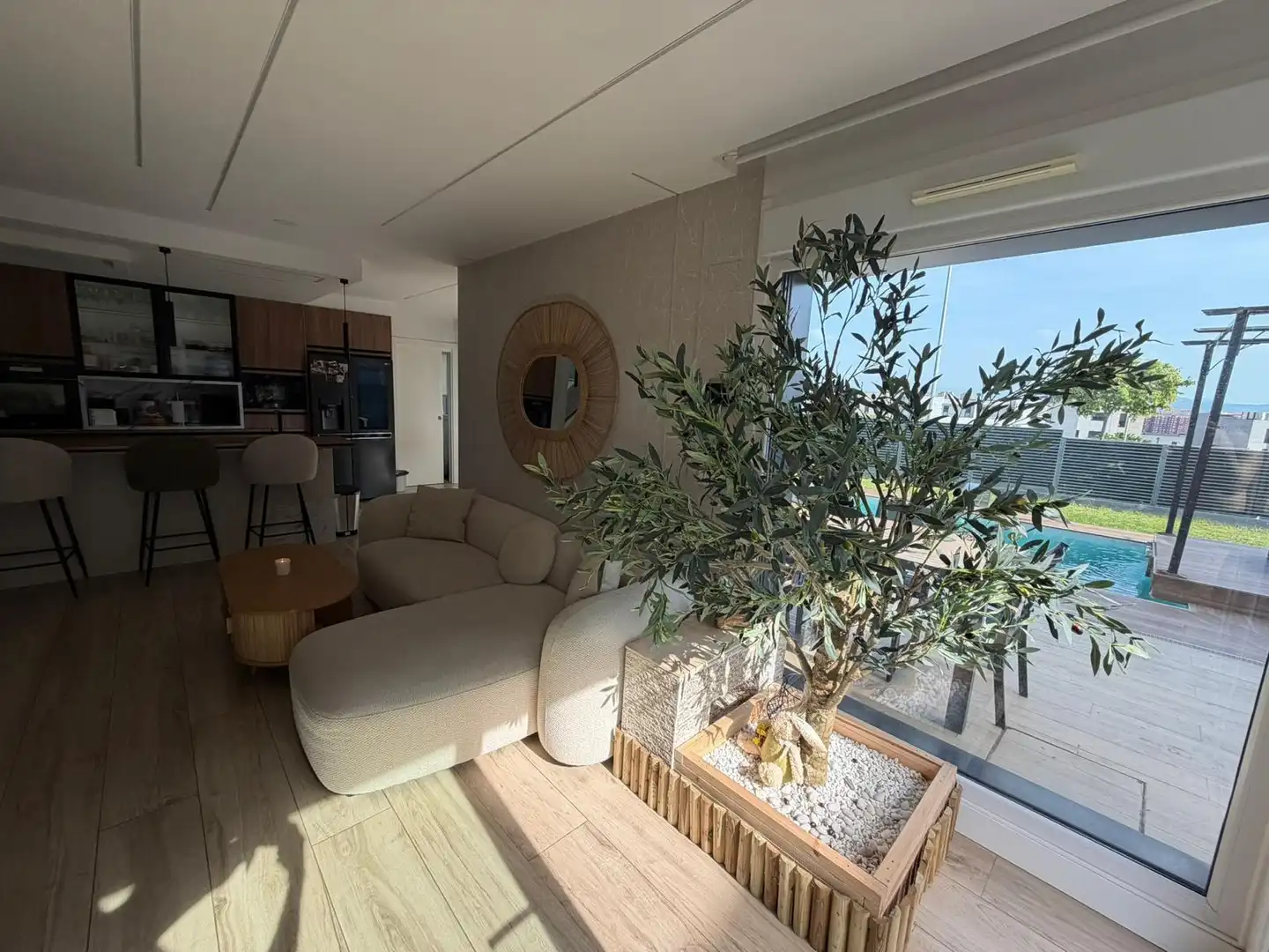 Sala d'estar de Casa o xalet en venda en Santander amb Calefacció, Jardí privat i Parquet