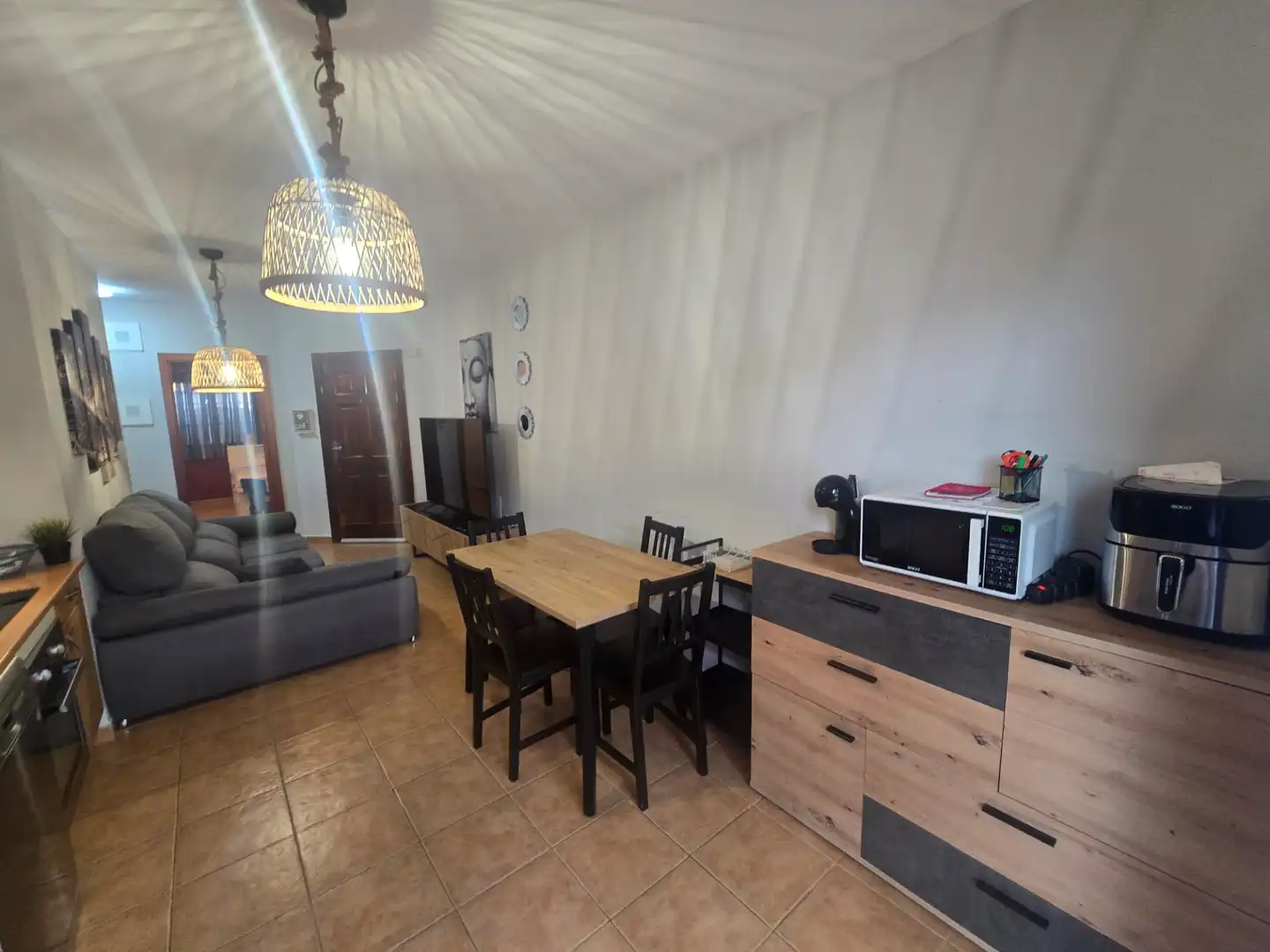 Wohnzimmer von Erdgeschoss zum Verkauf in San Miguel de Abona mit Privatgarten, Möbliert und Ofen