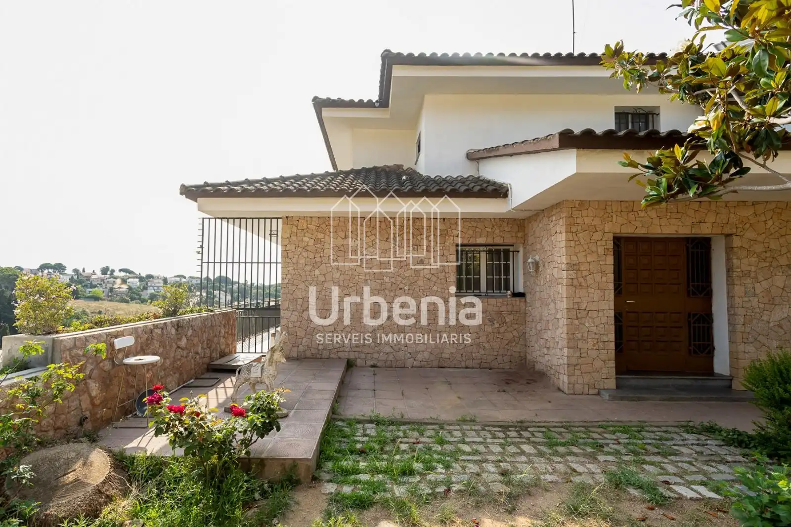 Vista exterior de Casa o xalet en venda en Arenys de Mar amb Calefacció, Terrassa i Piscina