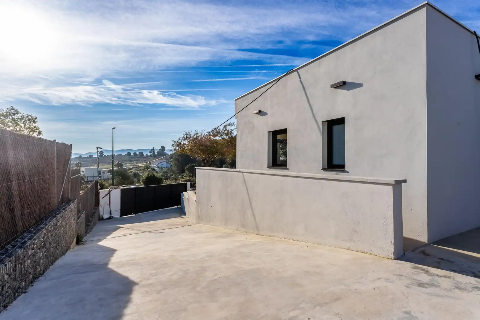 Vista exterior de Casa o chalet de alquiler en Sant Esteve Sesrovires con Calefacción, Jardín privado y Parquet