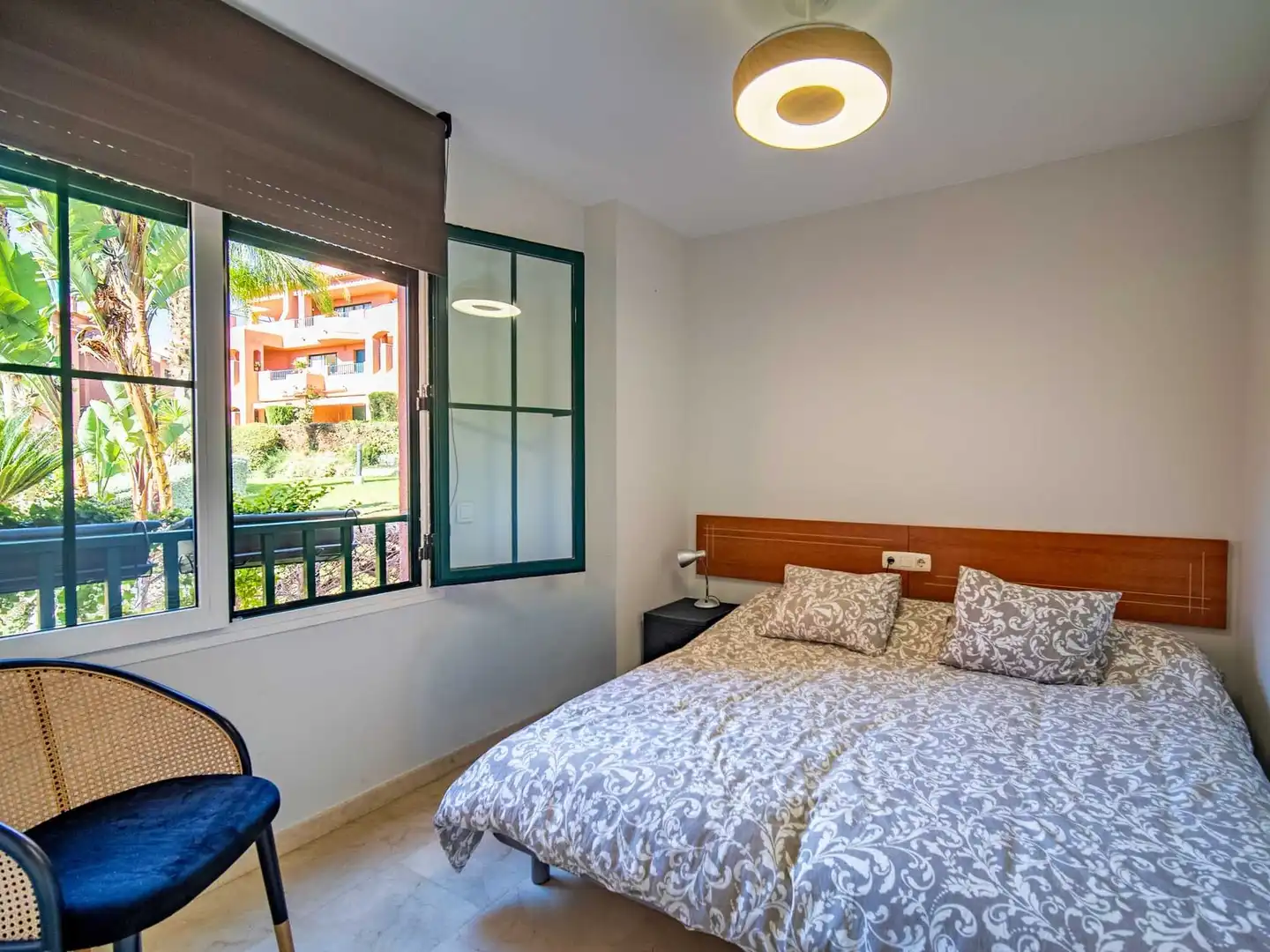 Apartamento con piscina en venta en Golf Bahía, imagen 13
