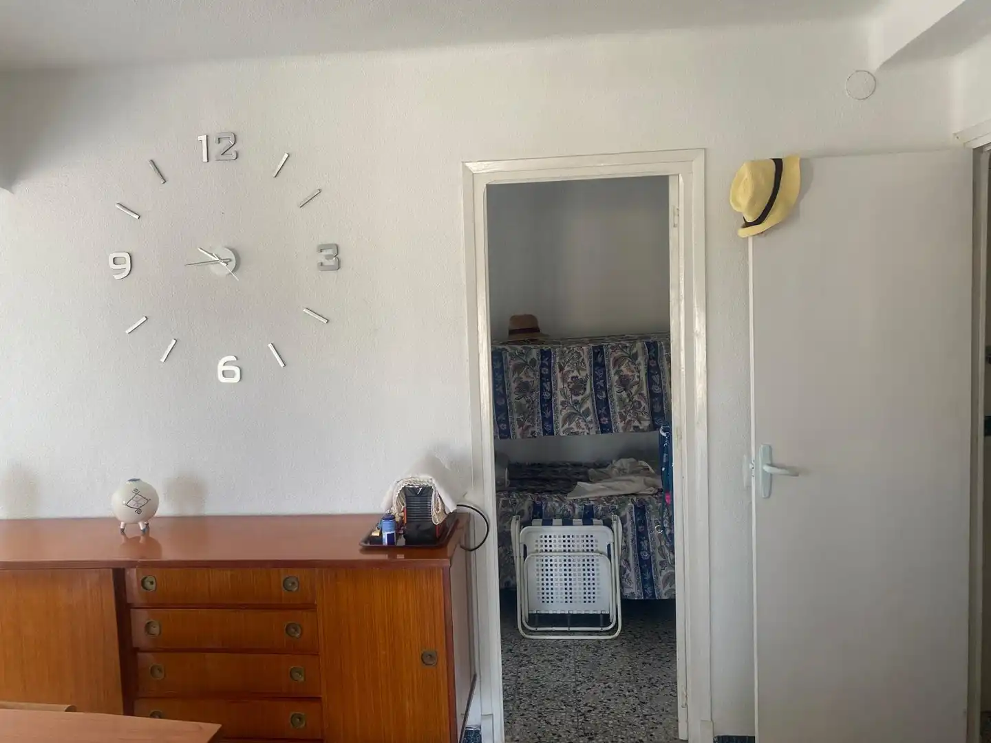 Habitación de Apartamento de alquiler en Torrevieja con Amueblado, Microondas y Balcón