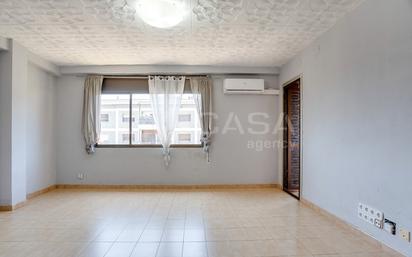 Flat for sale in  Barcelona Capital  with Balcony