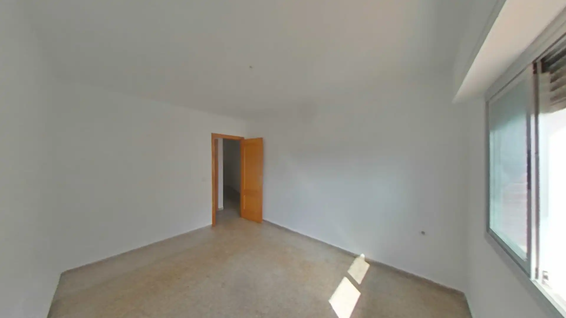 Piso en venta en Yátova con Balcón