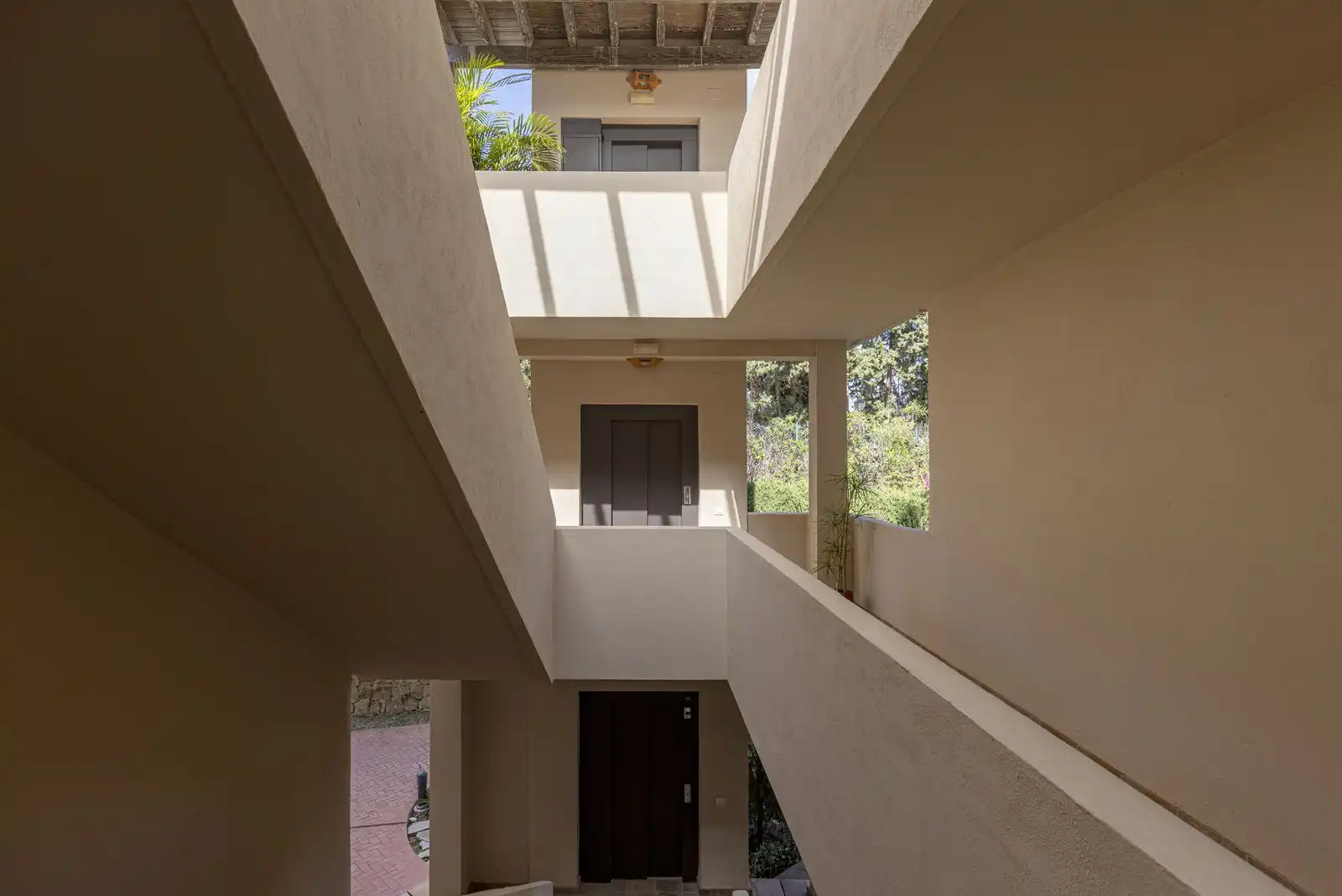Apartament amb piscina en venda a Benahavís pueblo, imagen 22