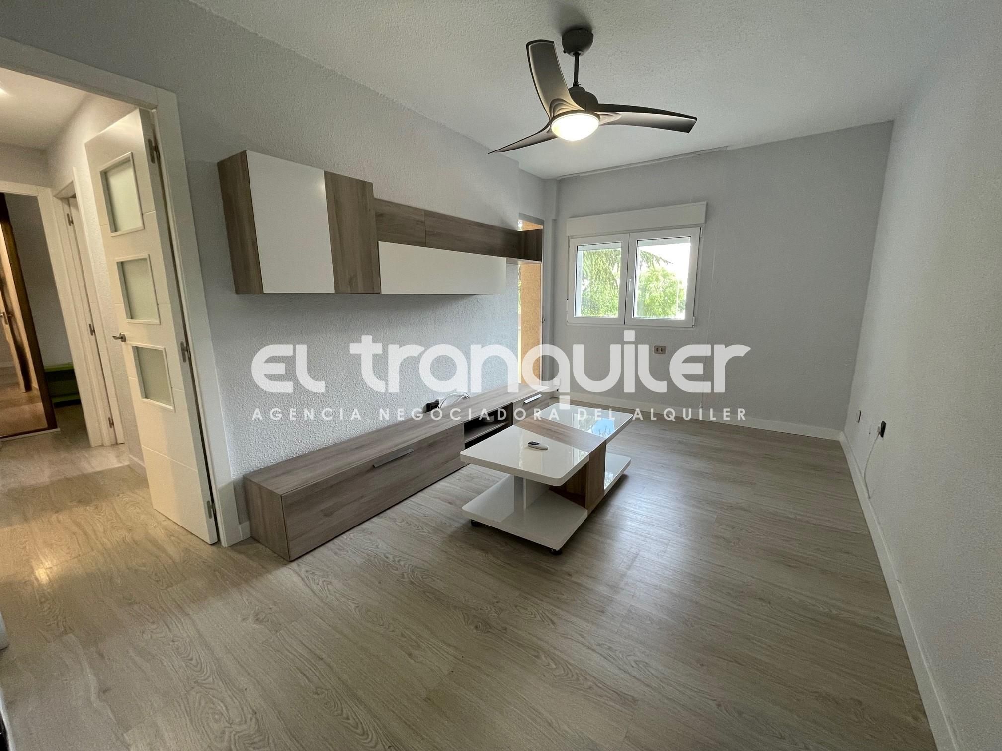 Living room of Flat to rent in Coslada  with Parquet flooring, Terrace and Furnished