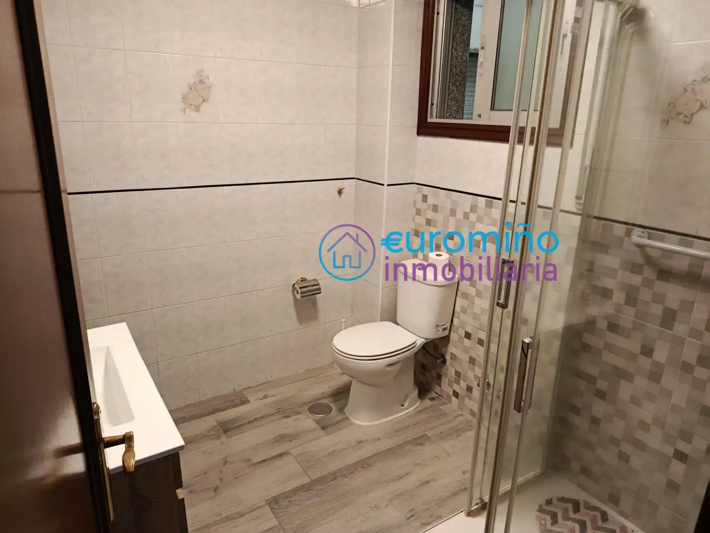Baño de Piso en venta en A Cañiza   con Calefacción, Trastero y Amueblado