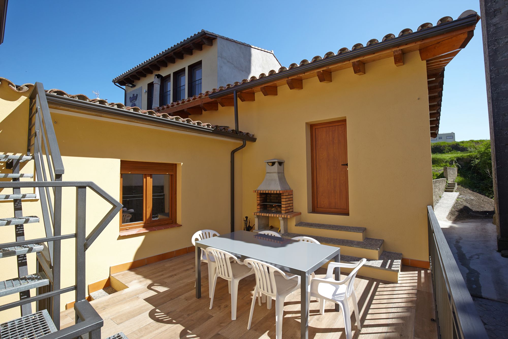 Terrassa de Casa o xalet en venda en L'Esquirol amb Calefacció, Jardí privat i Terrassa