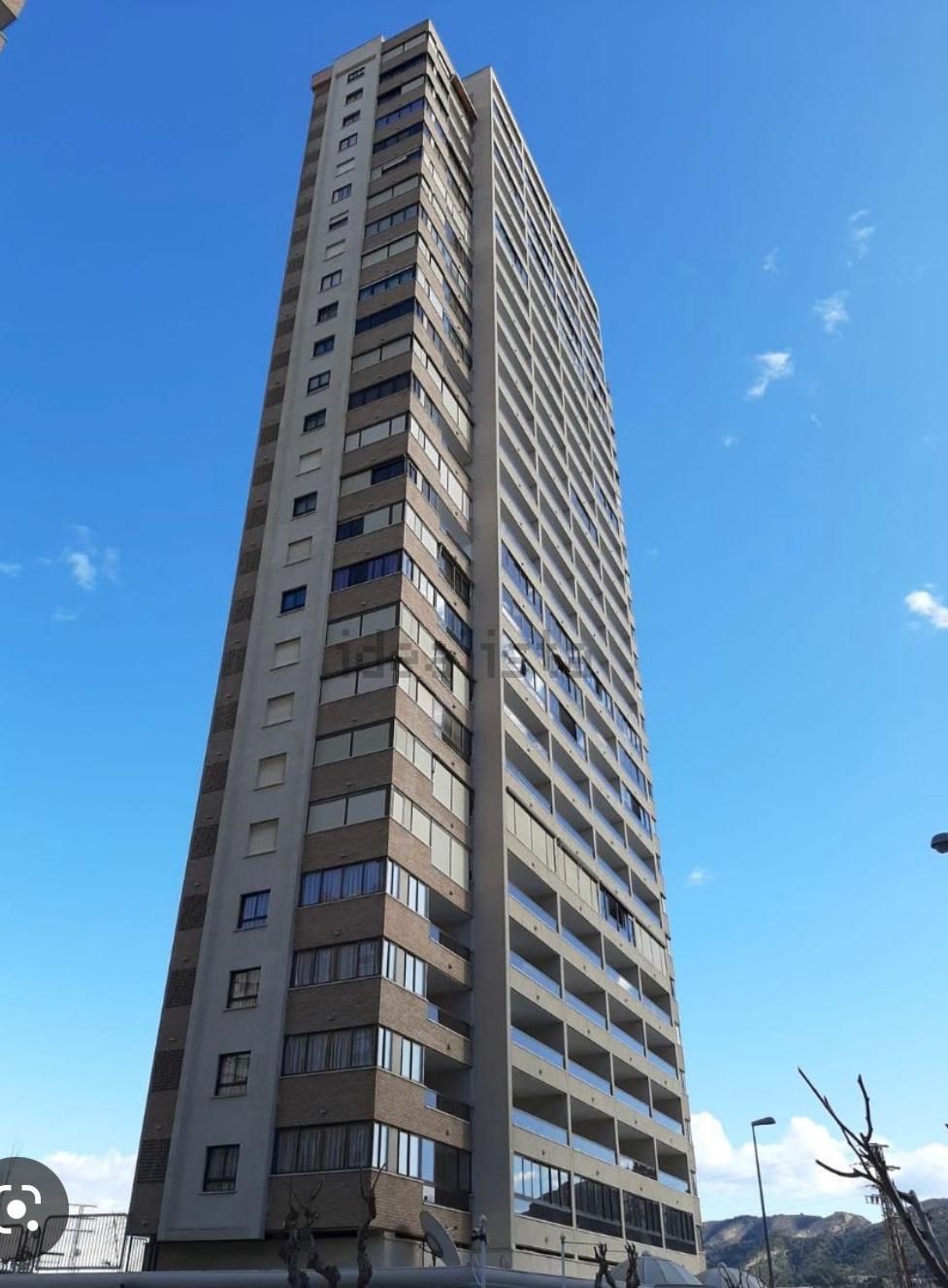 Vista exterior de Apartamento de alquiler en Benidorm con Terraza y Piscina comunitaria