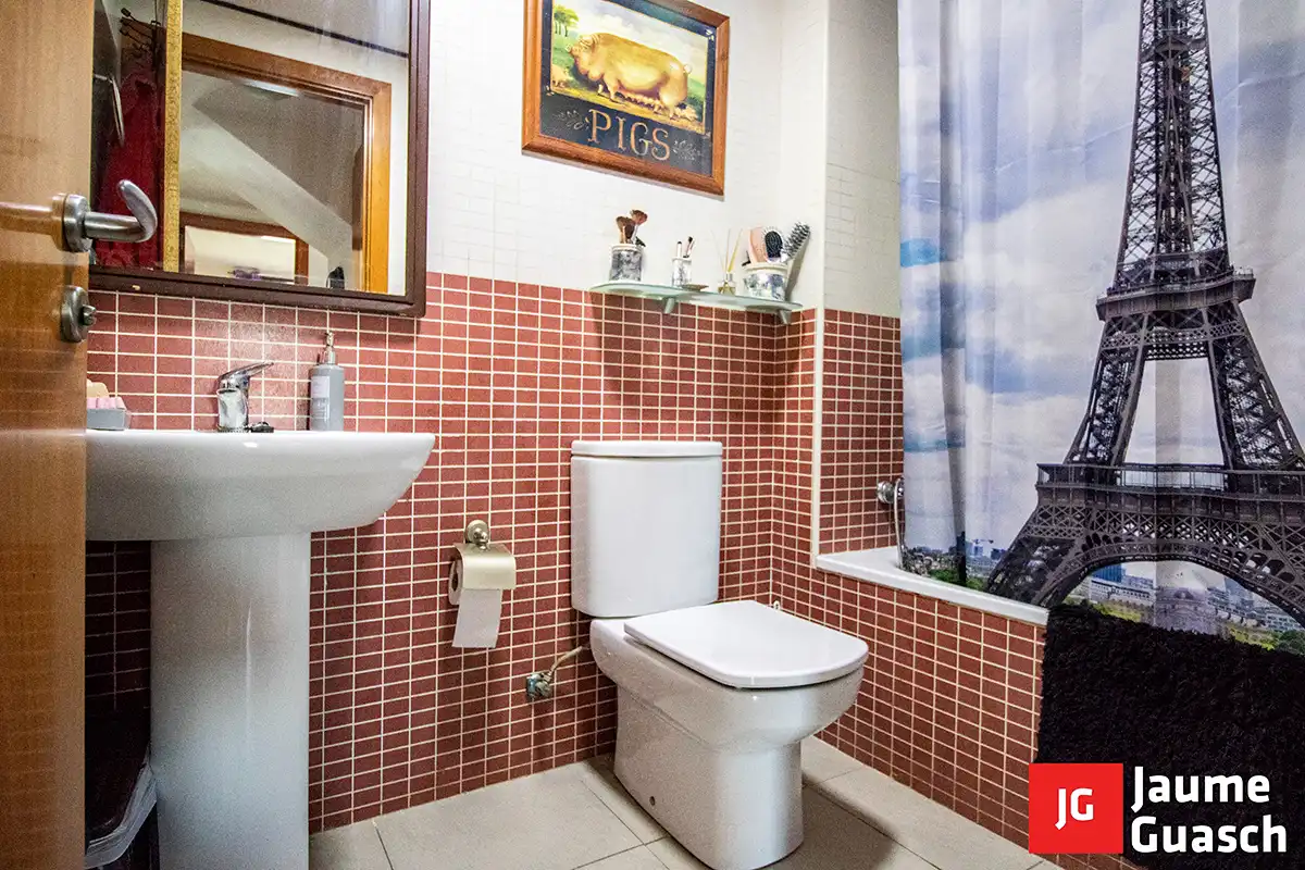 Badezimmer von Dachboden zum Verkauf in La Riera de Gaià, Tarragona