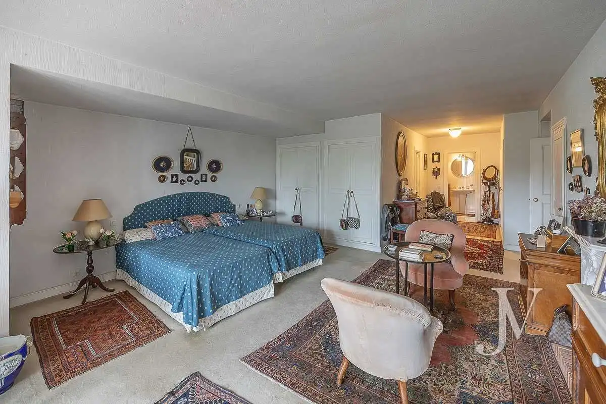 Dormitori de Casa o xalet en venda en Madrid amb Aire condicionat, Calefacció i Jardí privat