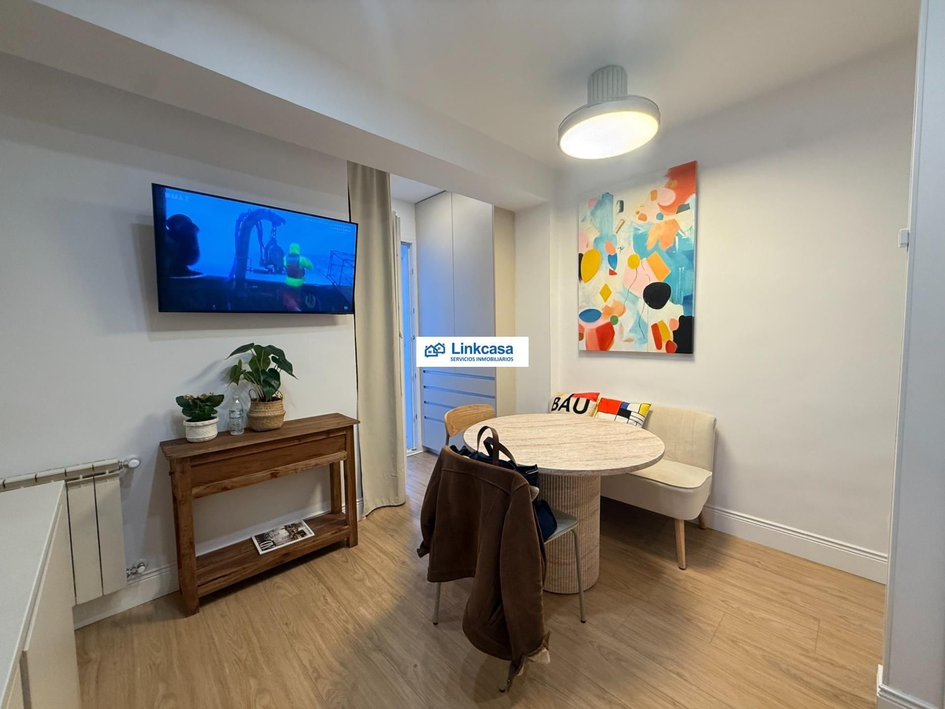 Menjador de Pis en venda en  Madrid Capital amb Aire condicionat, Jardí privat i Terrassa