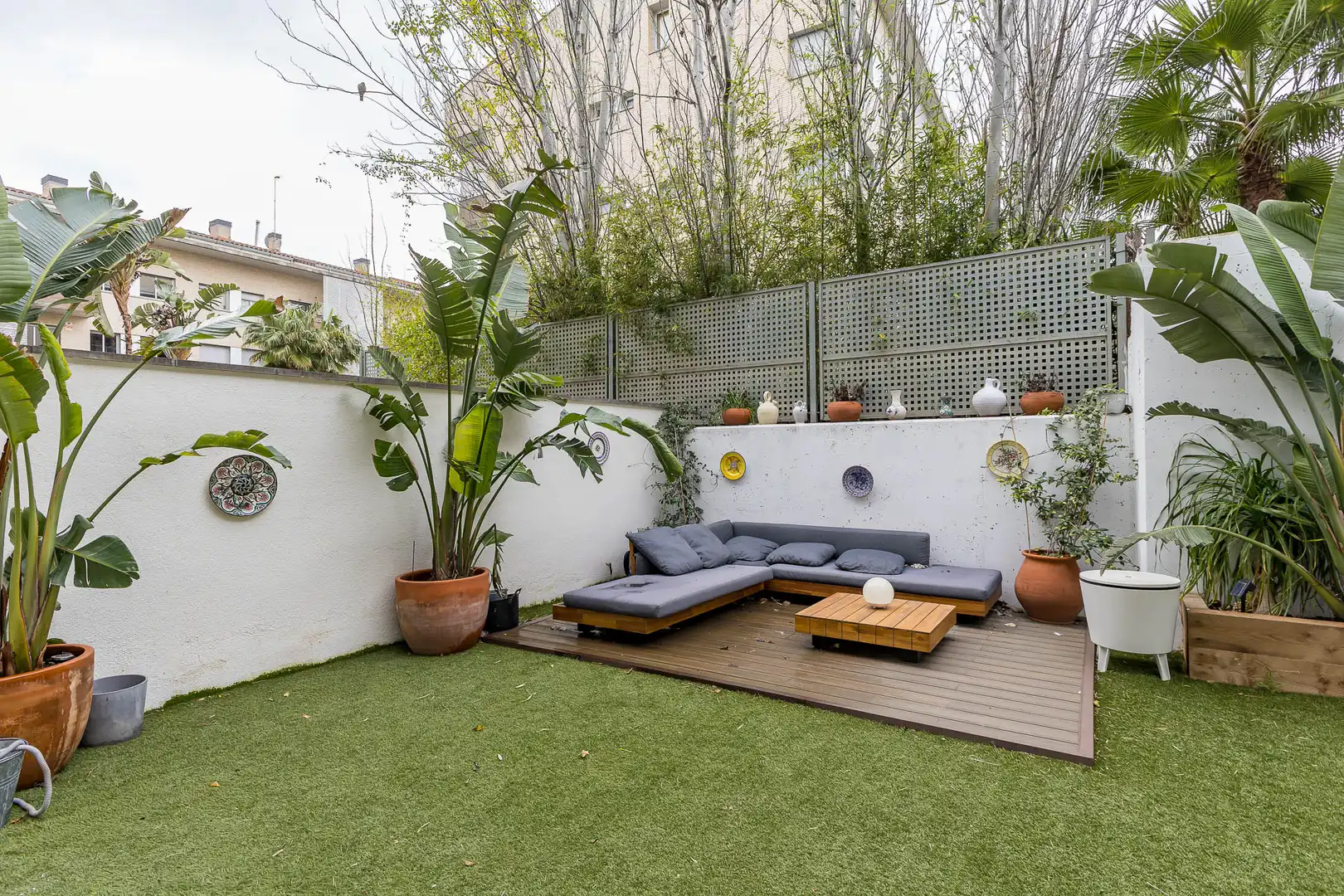 Terrasse von Wohnungen zum Verkauf in Sitges mit Klimaanlage, Heizung und Privatgarten