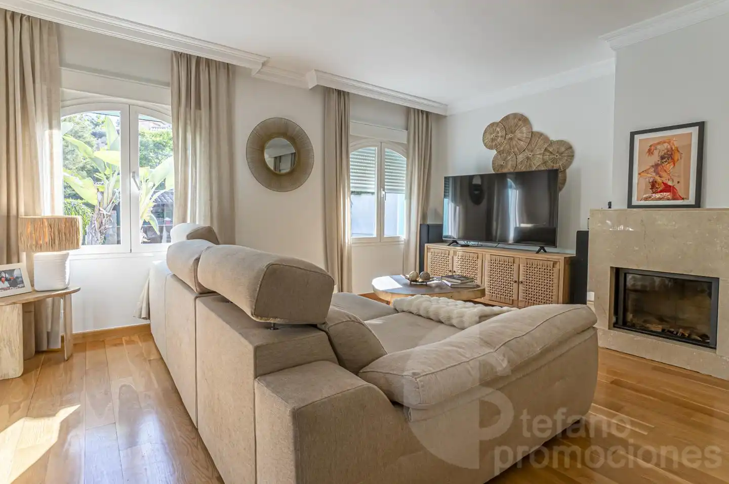 Sala d'estar de Casa o xalet en venda en Málaga amb Aire condicionat, Jardí privat i Parquet