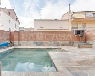 Piscina de Casa adosada en venda en Les Franqueses del Vallès amb Calefacció, Terrassa i Traster