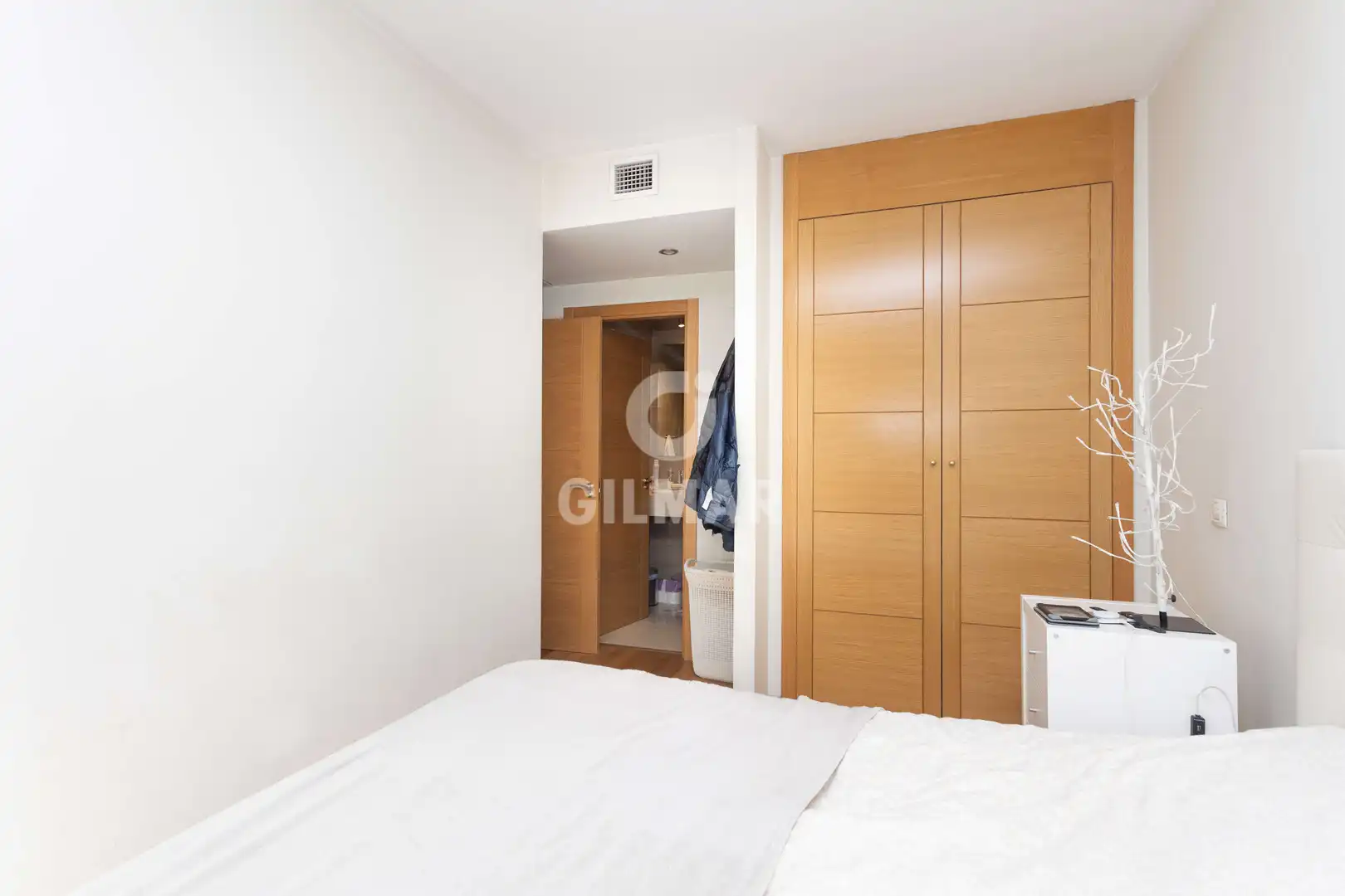 Habitación de Planta baja en venta en Madrid con Calefacción, Trastero y Piscina