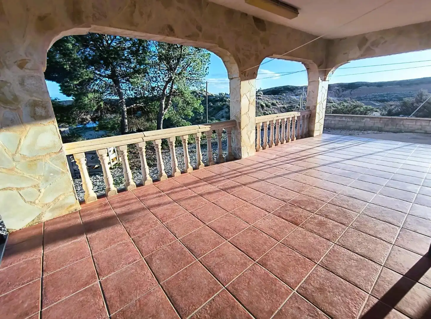 Terrassa de Casa o xalet en venda en Crevillent amb Aire condicionat, Jardí privat i Traster