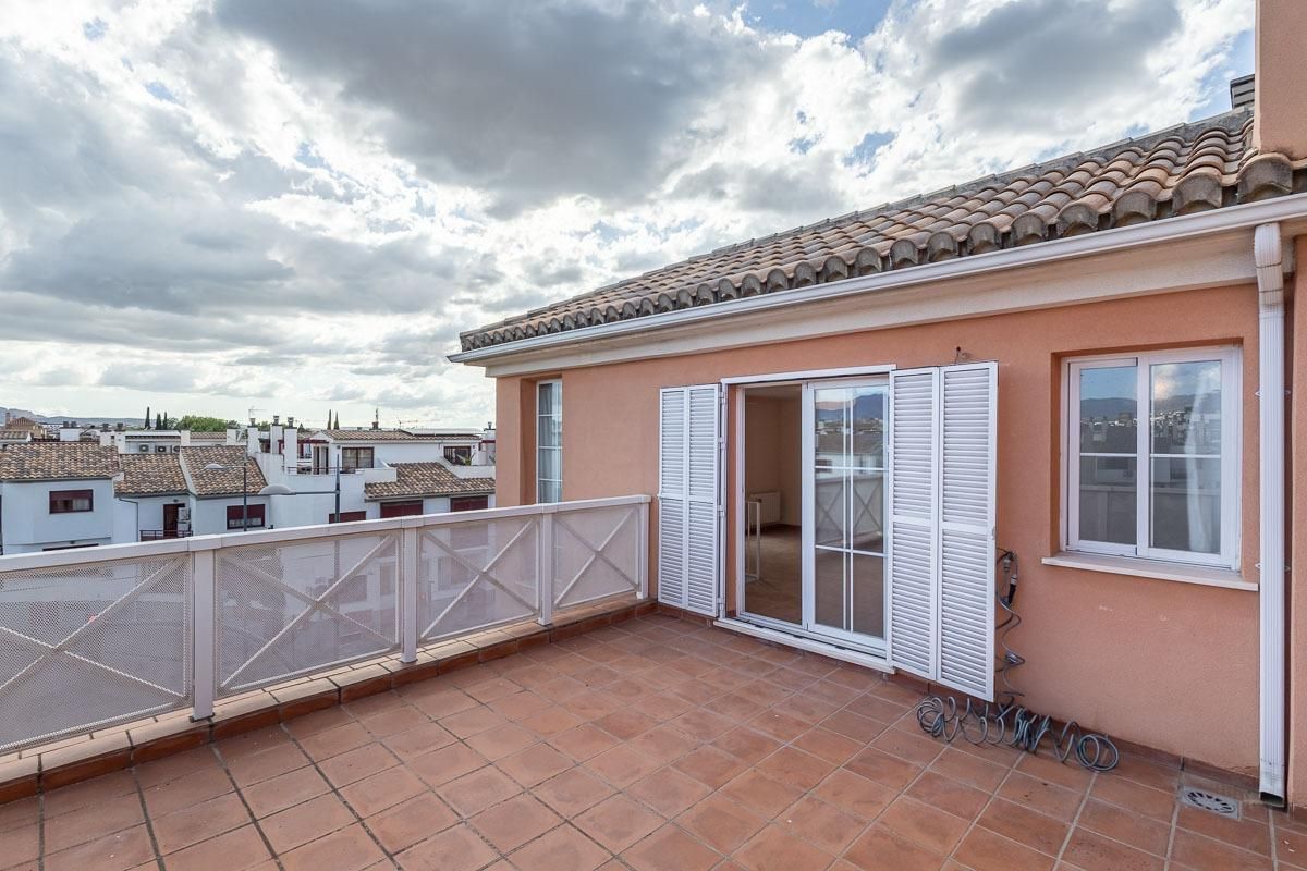 Terrassa de Casa o xalet en venda en Armilla amb Calefacció i Terrassa