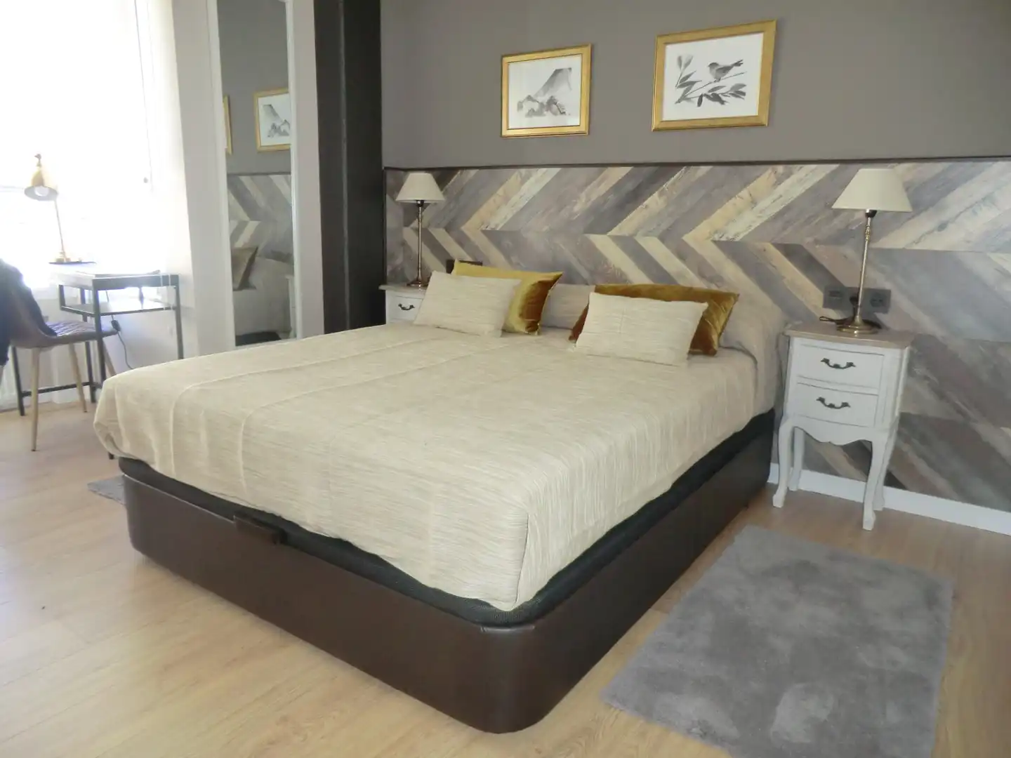 Dormitori de Apartament de lloguer en Madrid amb Aire condicionat, Calefacció i Moblat
