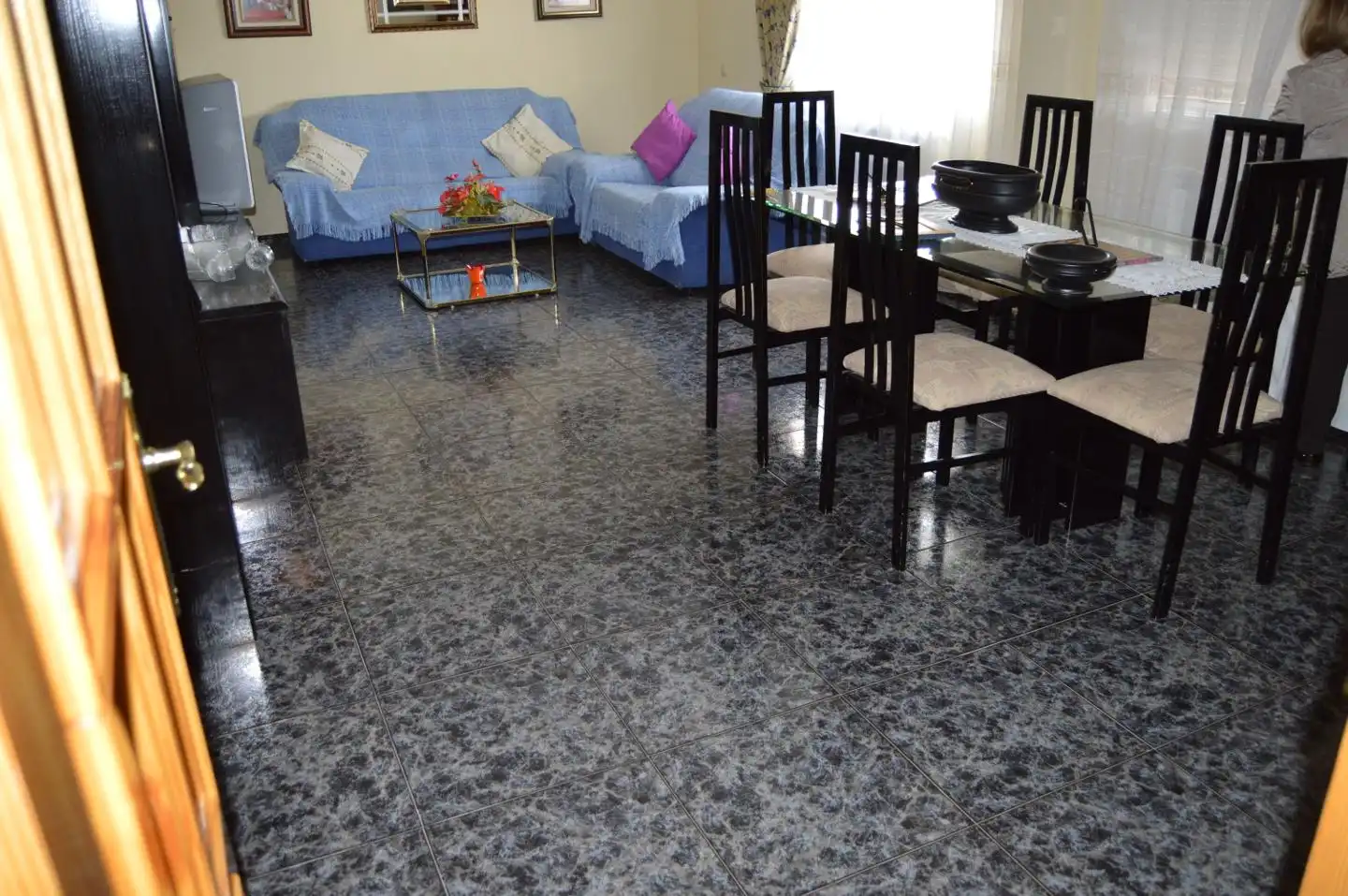 Sala d'estar de Casa o xalet en venda en Torrubia del Campo amb Calefacció, Traster i Moblat