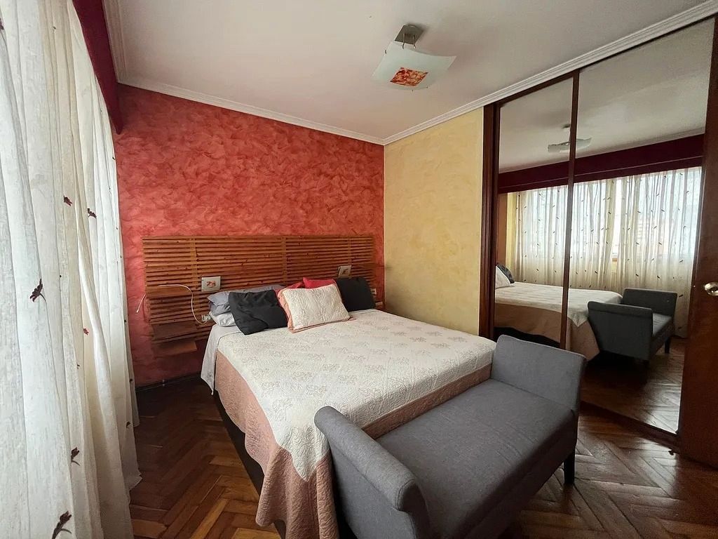 Habitación de Piso en venta en Vigo  con Calefacción, Parquet y Trastero