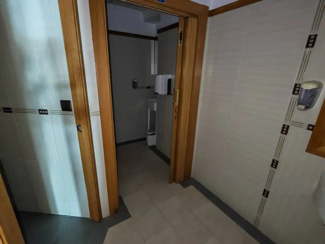 Business premises for sale in Paseo CALETILLA 4, imagen 18