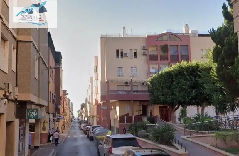 Piso con terraza en venta en Plaza MEZQUITA LA (E), imagen 2