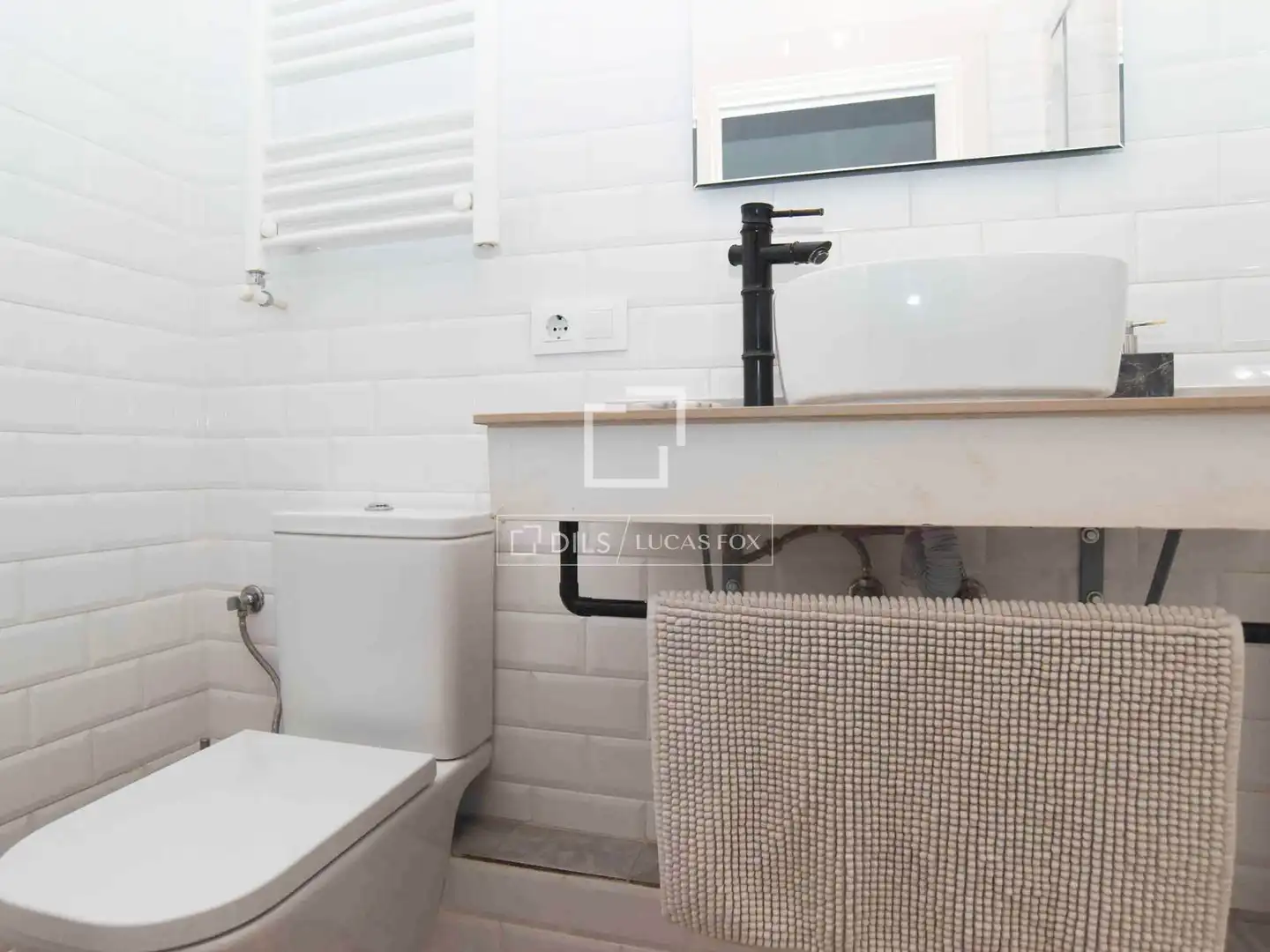 Baño de Piso en venta en Barcelona con Aire acondicionado, Calefacción y Terraza