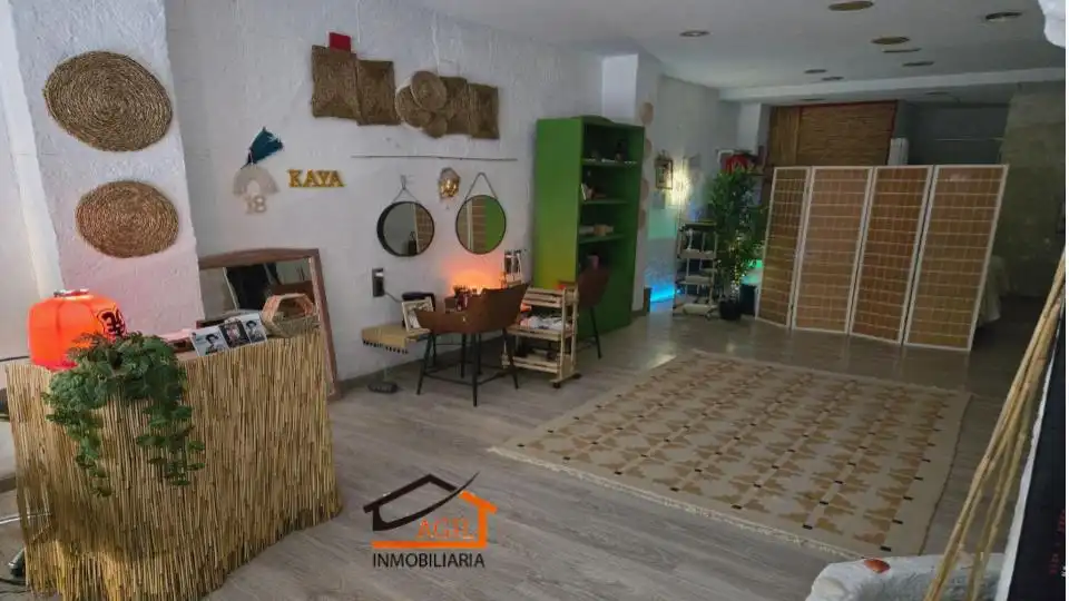 Locale commerciale in cessione a Calle Palomares, imagen 2