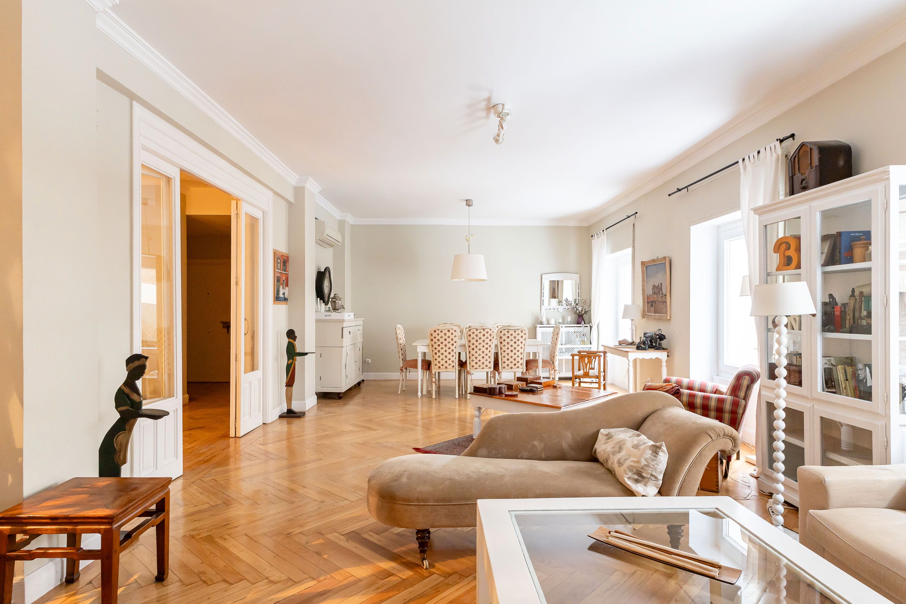 Living room of Flat for sale in  Madrid Capital  with Air Conditioner, Heating and Parquet flooring