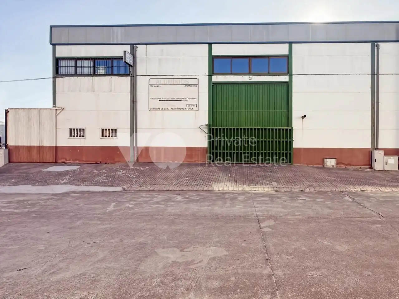 Vista exterior de Nau industrial en venda en Las Ventas de Retamosa