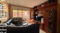 Sala d'estar de Pis en venda en Pineda de Mar amb Aire condicionat, Calefacció i Moblat