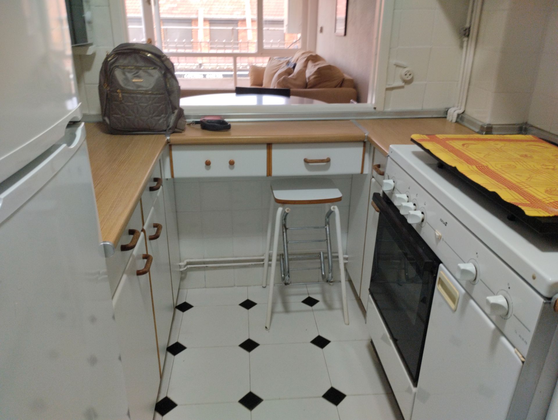 Cocina de Piso en venta en Laredo con Calefacción, Amueblado y Horno