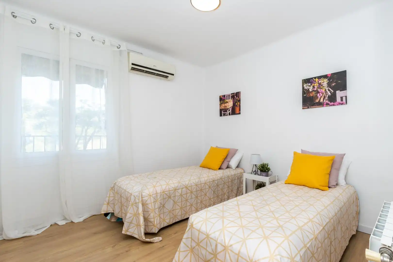 Habitación de Piso en venta en Sabadell con Aire acondicionado, Calefacción y Parquet