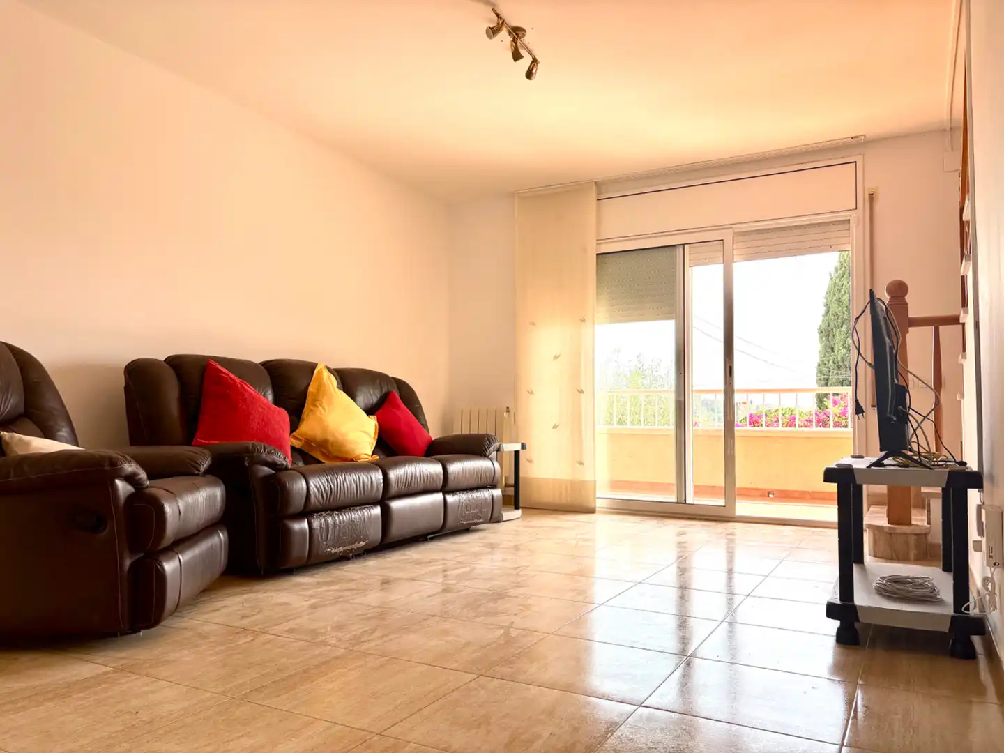 Sala de estar de Casa adosada en venta en La Pobla de Montornès   con Calefacción, Jardín privado y Terraza