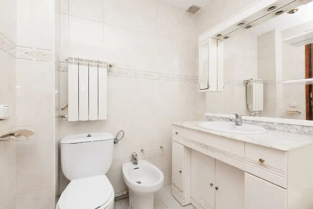 Badezimmer von Wohnung zum Verkauf in Vilafranca del Penedès mit Heizung