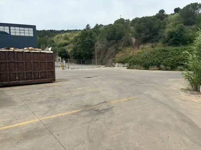 Aparcament de Nau industrial en venda en Montcada i Reixac