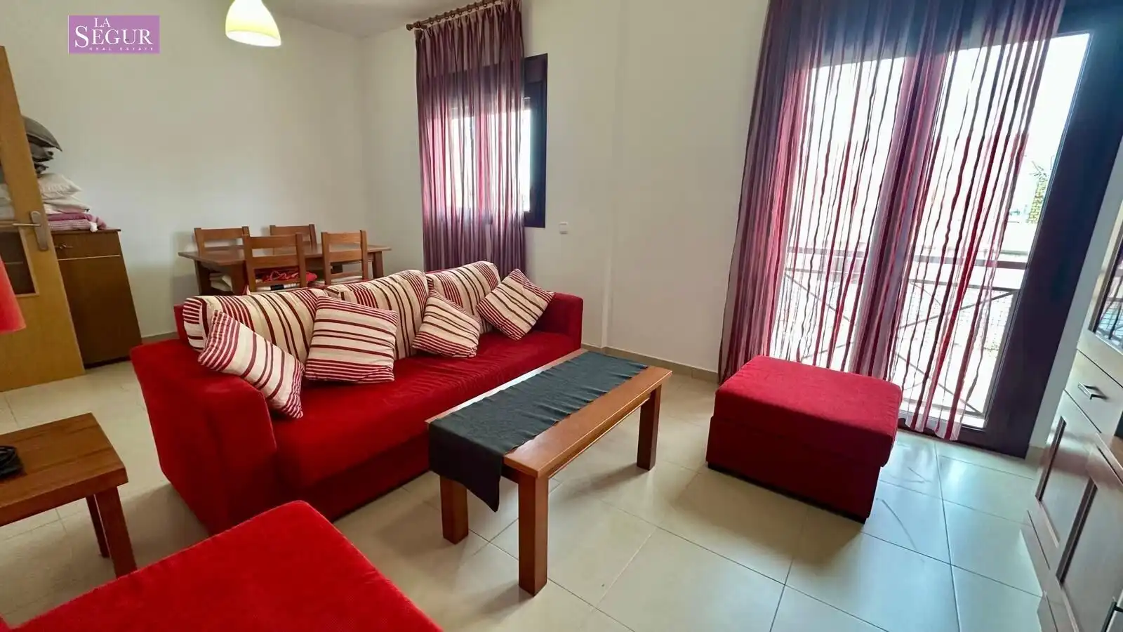 Sala d'estar de Àtic en venda en Conil de la Frontera amb Aire condicionat, Terrassa i Balcó