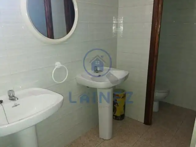 Bany de Local en venda en Peñarroya-Pueblonuevo amb Aire condicionat i Moblat