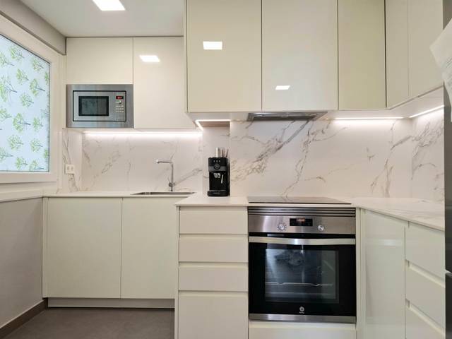 Piso en Venta en Rúa do Conde de Torrecedeira en Berbés - Peritos