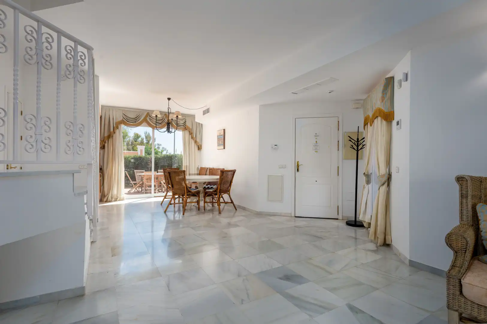 Casa adosada en venta en Benahavís con Aire acondicionado, Terraza y Piscina
