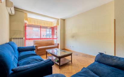 Living room of Flat for sale in  Madrid Capital  with Terrace and Balcony