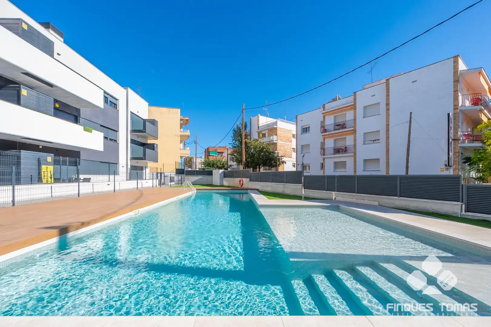 Piscina de Pis en venda en Cubelles amb Terrassa, Balcó i Piscina comunitària