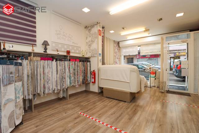 Local comercial en Venta en Calle de Isabelita Usera, 13 en Pradolongo